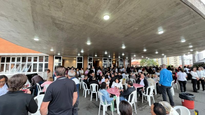 No domingo, 14 de junho, após celebrarmos a Santa Missa com o Apostolado da Oração da Diocese, tivemos uma animada mini quermesse, co (1)